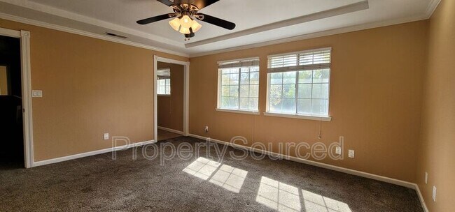 Building Photo - 5054 E Eastview Dr