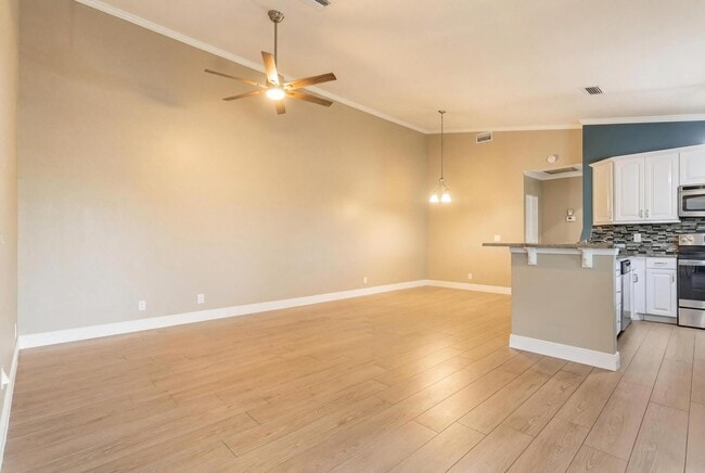 Building Photo - 5694 Northpointe Ln