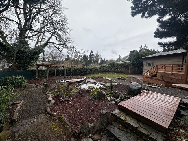 Building Photo - *Coming soon* 3 Bedroom 1.5 Bath Single Family Home