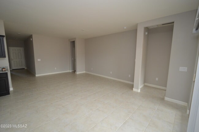 Building Photo - 12175 E Metz Dr