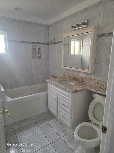 Building Photo - 521 E Valencia Ave