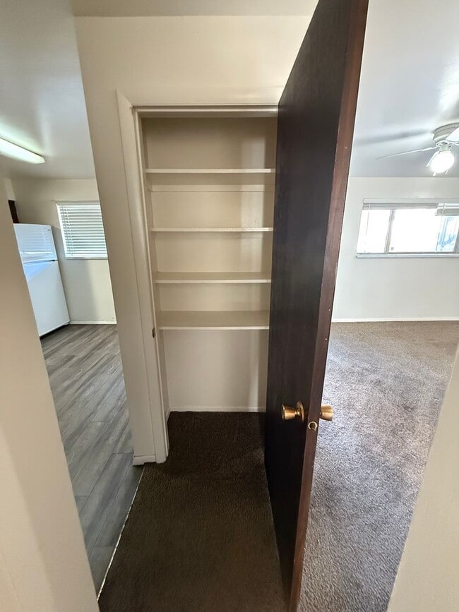 Building Photo - CS-1070 E 800 N