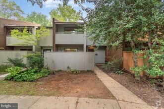 Building Photo - 1764 Wainwright Dr