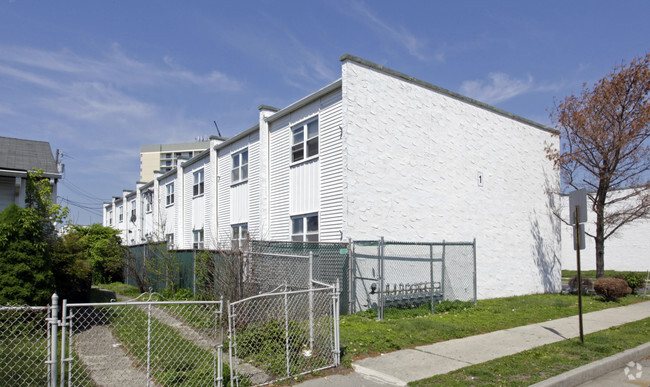 Building Photo - Magellan Manor Apartments