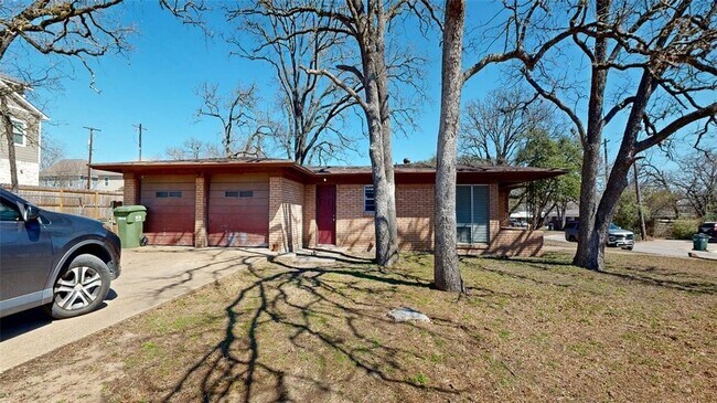 Building Photo - 506 Clay St