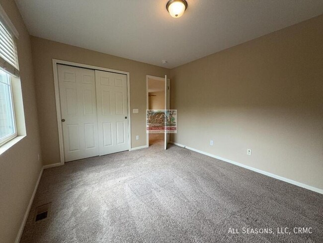 Building Photo - 2520 Sierra Springs Dr