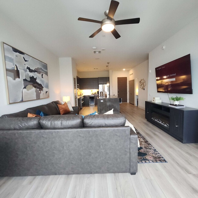 Building Photo - 15501 N Dial Blvd