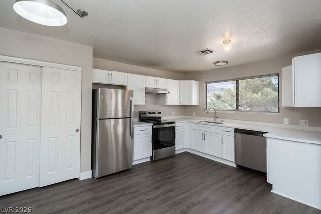 Building Photo - 2120 McMurray Dr