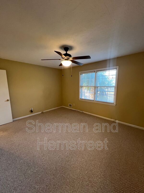 Building Photo - 1113 Highview Ave