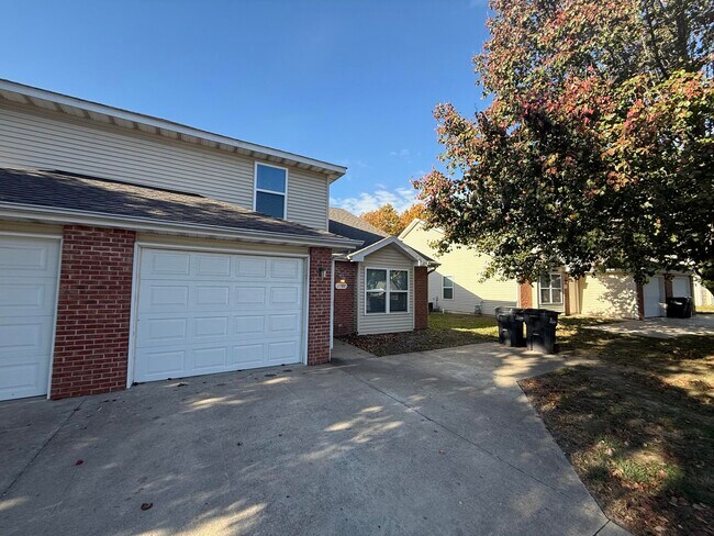 Building Photo - 1707 Hanover Blvd