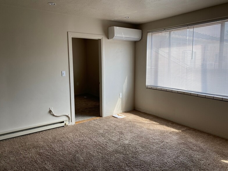 Building Photo - 57 W Vine St