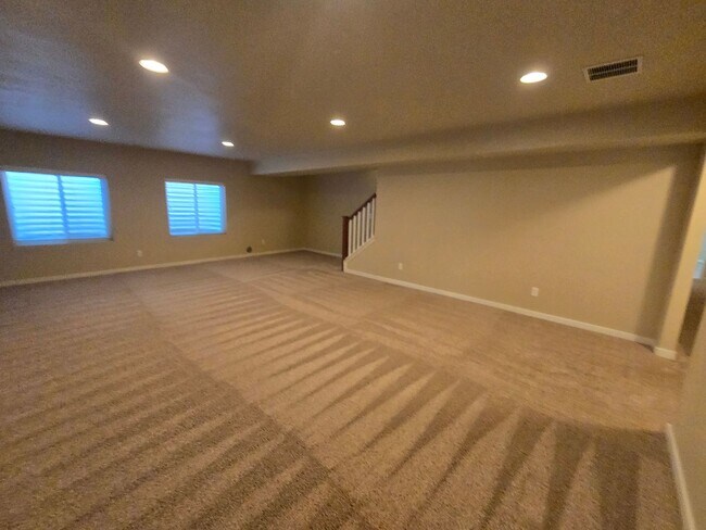 Building Photo - Ranch home with main floor master, 4 bed 3 bath Ranch home in Frederick