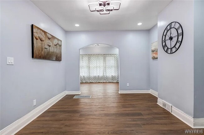 Building Photo - 405 W Ferry St