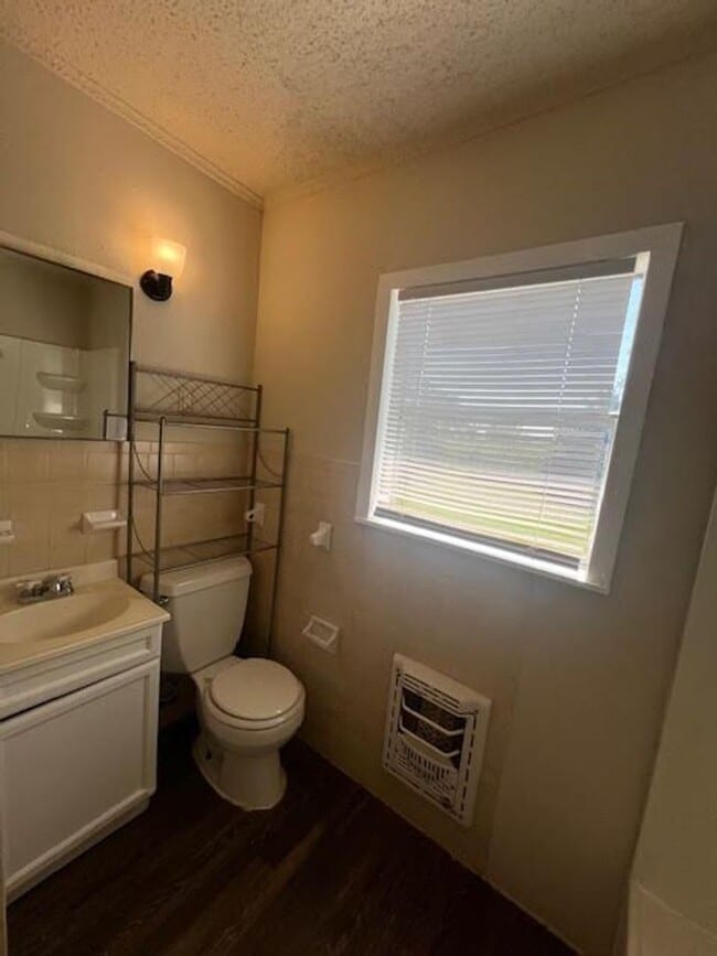 Building Photo - 305 E Stegall Dr