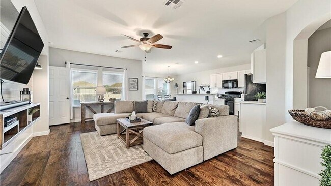 Building Photo - 436 Musgrav-