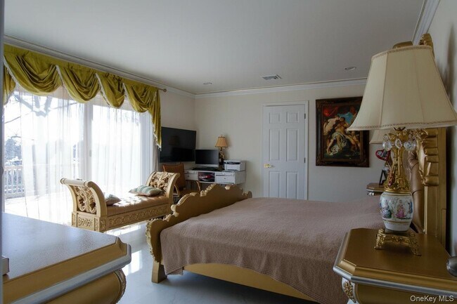 Building Photo - 126 Trafalgar Dr