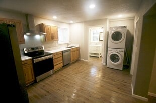 Building Photo - 1515 SE Mill St