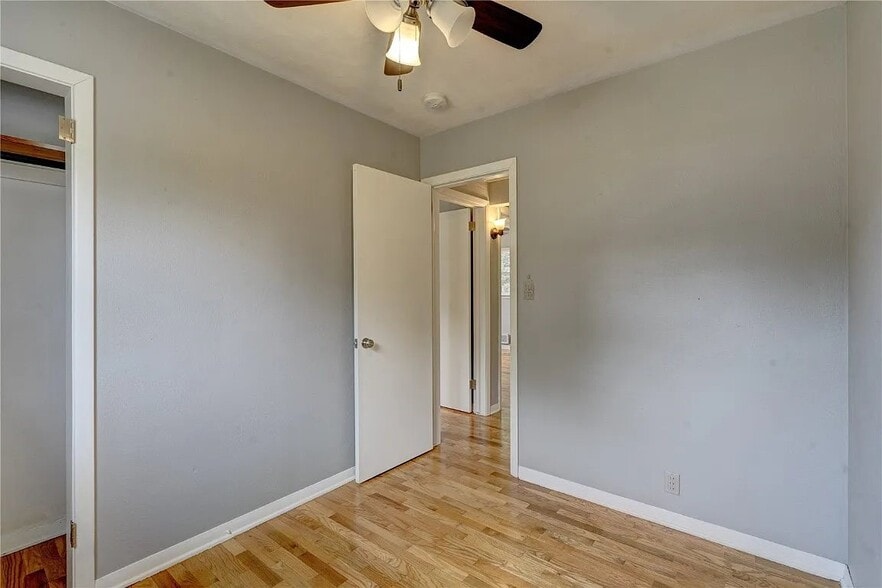 Building Photo - 2110 F Ave NE