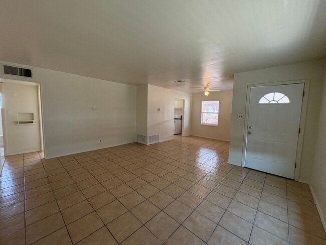 Building Photo - 6412 Navajo Ave
