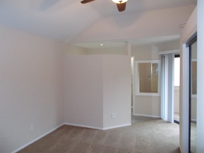 Building Photo - 28112 Mariposa
