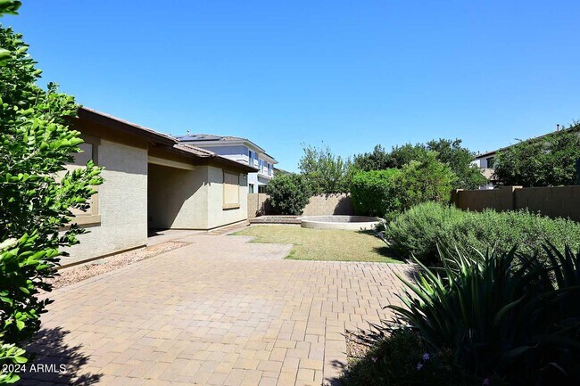 Building Photo - 3841 E Palo Verde St