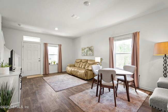 Building Photo - 955 Rivertree Pl