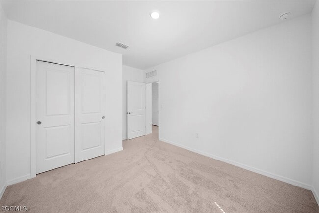 Building Photo - 258 Silent Lk Dr