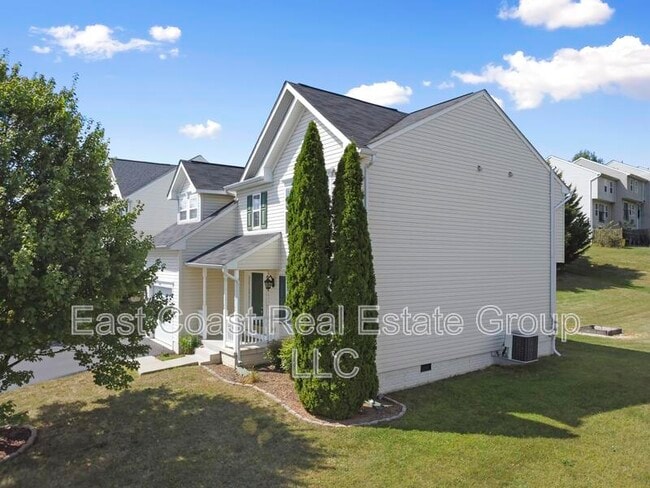 Building Photo - 125 Amelia Dr