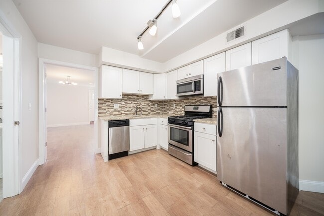 Primary Photo - 149 Webster Ave