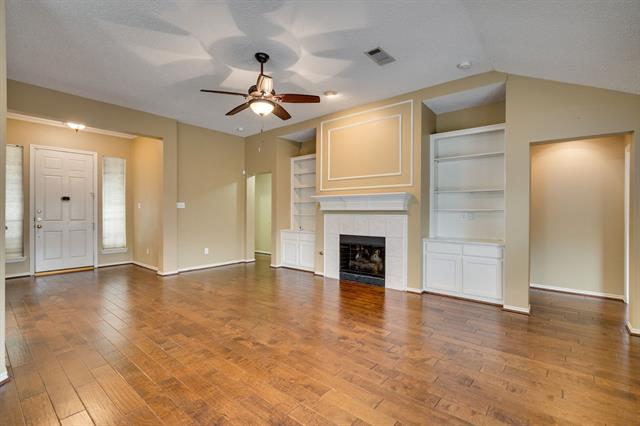 Building Photo - 3900 Oak Park Dr