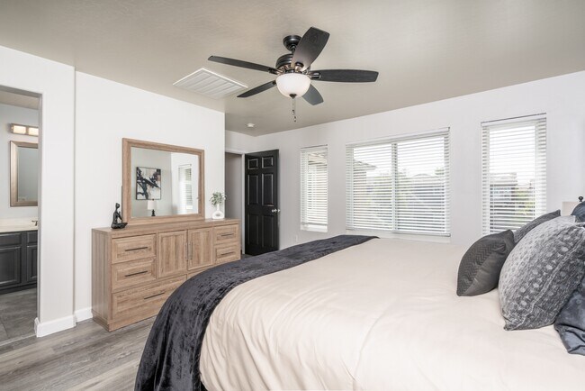 Building Photo - 3034 W Villa Cassandra Dr