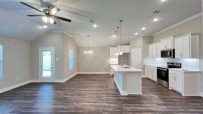 Building Photo - 8101 Scott Ln