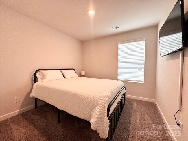 Building Photo - 4513 Millennium Ave