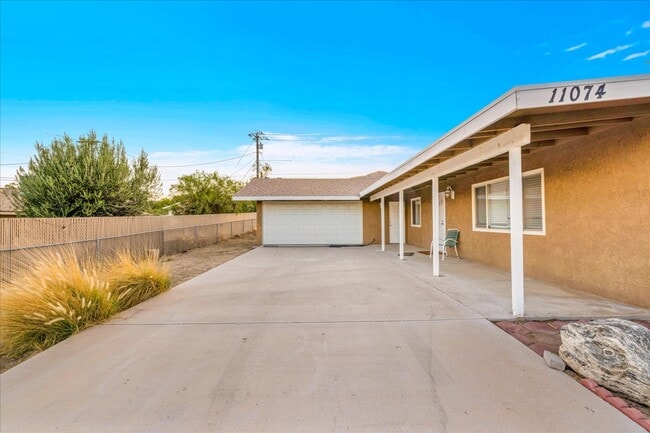 Building Photo - 11074 Knobb Ave