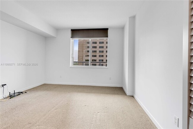 Building Photo - 335 S Biscayne Blvd