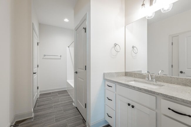 Building Photo - 3306 Stonecreek Dr