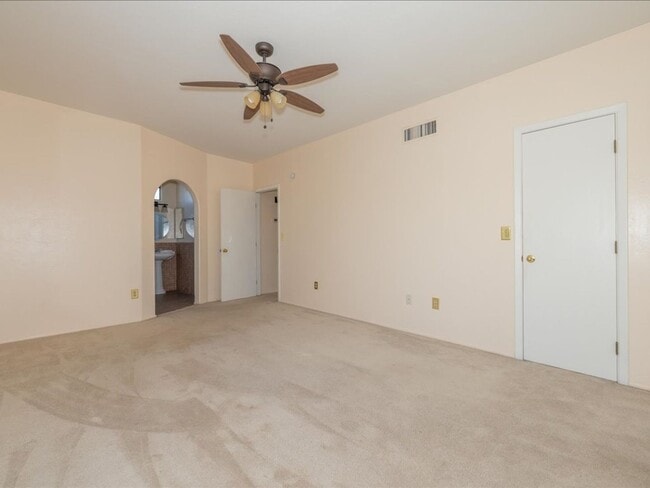 Building Photo - 3 Bedroom 2.5 Bath Two Story Home