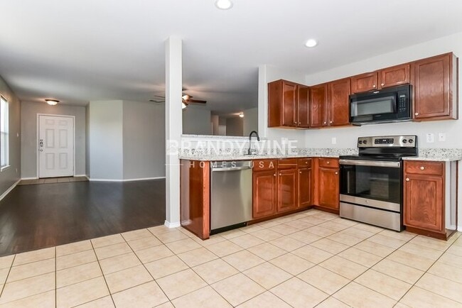 Building Photo - 411 Silver Leaf Dr