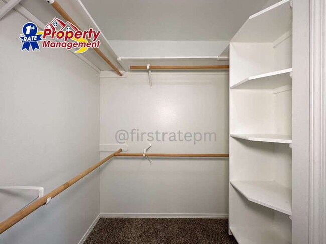 Building Photo - 5843 W Clearview Ln