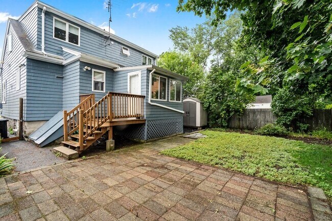 Building Photo - 51 Fairlawn St