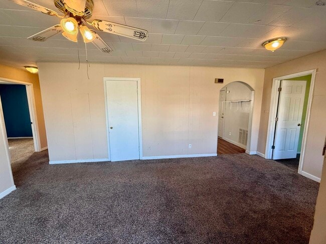 Building Photo - 3013 Lavell Ave