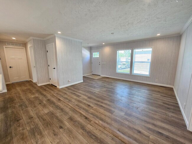 Building Photo - 267 Spruce