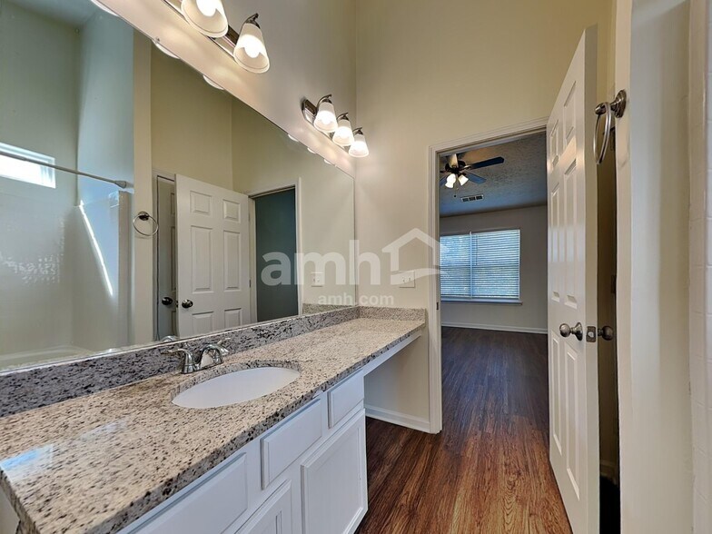 Building Photo - 78 Red Maple Way