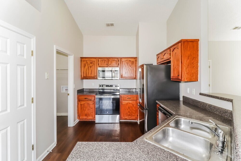 Building Photo - 1708 Cherry Creek Dr