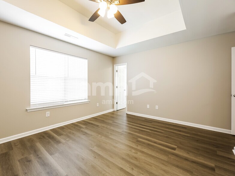 Building Photo - 10 Teakwood Cove