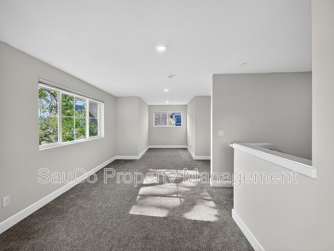 Building Photo - 17022 SW Lemongrass Ln