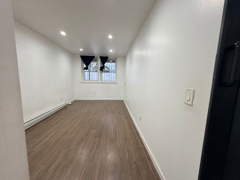 Building Photo - 11440 145th St