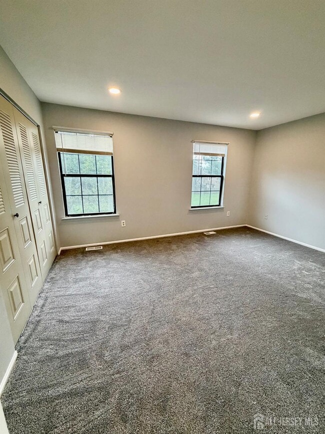 Building Photo - 289 Bromley Pl