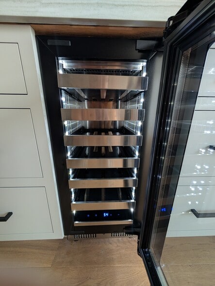 Kitchen: a temperature-controlled Summit wine and beverage storage - 328 Lexington St