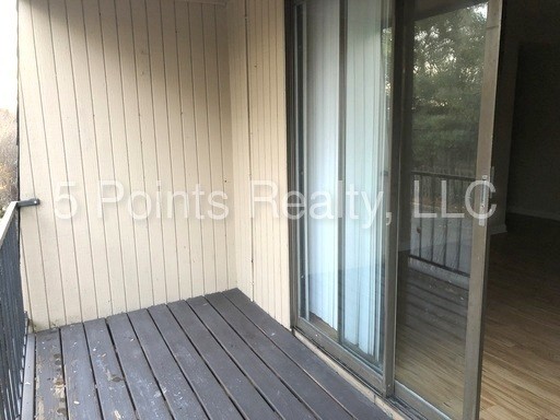 Building Photo - 420 Walton Ln